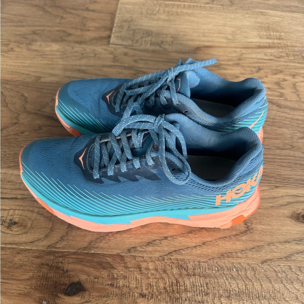 Hoka One One Torrent 2 Trainers Running Sneakers Women size 8, hardly worn.